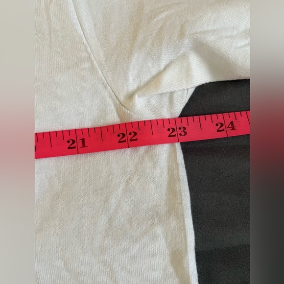 INDIANA HOOSIERS (IU) White SHORT SLEEVE T SHIRT. Game Day Ready. Size: XL ♥️🤍 - Picture 5 of 7